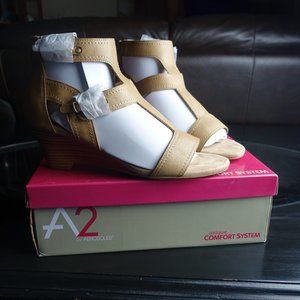 A2 Aerosoles Maypole Tan Wedges NEW